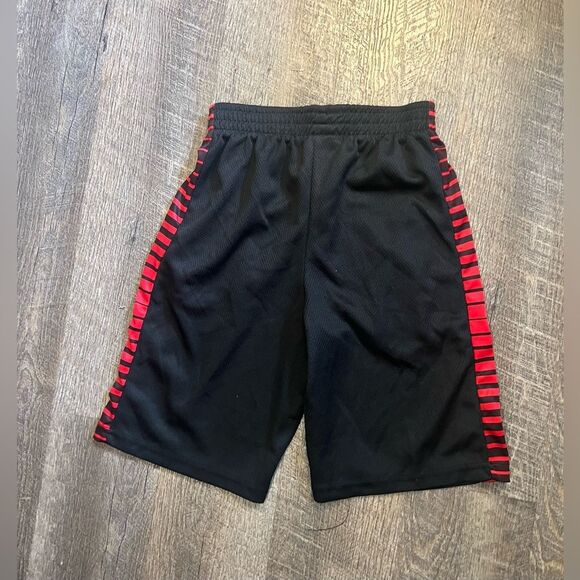 Zone Pro Boys 12/14 Black Red Mesh Basketball Shorts Athletic - Picture 2 of 7